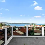 Gorgeous In Zaboric-brodarica With Wifi