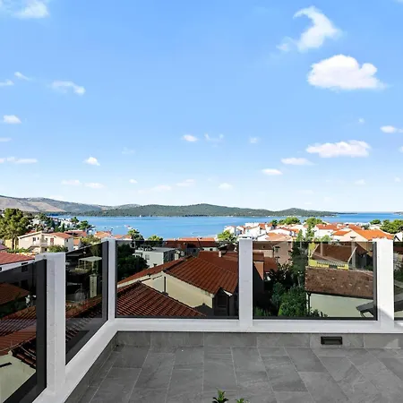 Gorgeous In Zaboric-brodarica With Wifi