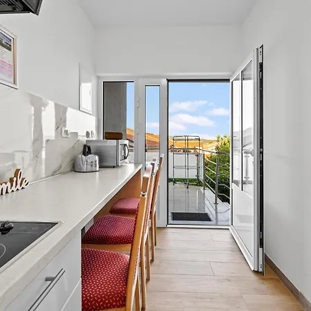 Gorgeous In Zaboric-brodarica With Wifi