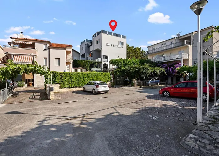 Gorgeous In Zaboric-brodarica With Wifi Lägenhet Zaboric