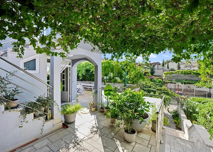 Lägenhet Gorgeous In Zaboric-brodarica With Wifi *