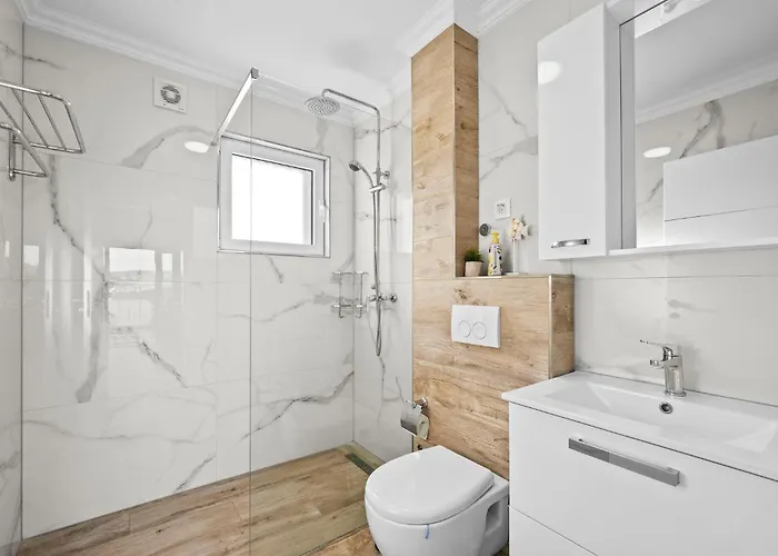 Apartment Gorgeous In Zaboric-brodarica With Wifi