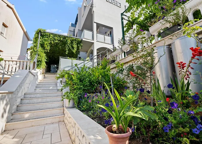 Gorgeous In Zaboric-brodarica With Wifi Lägenhet